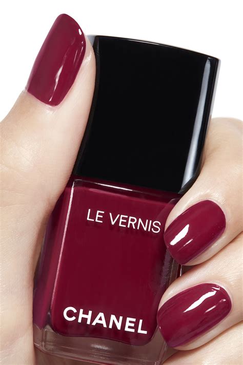 chanel le vernis emblematique|Chanel le vernis nail color.